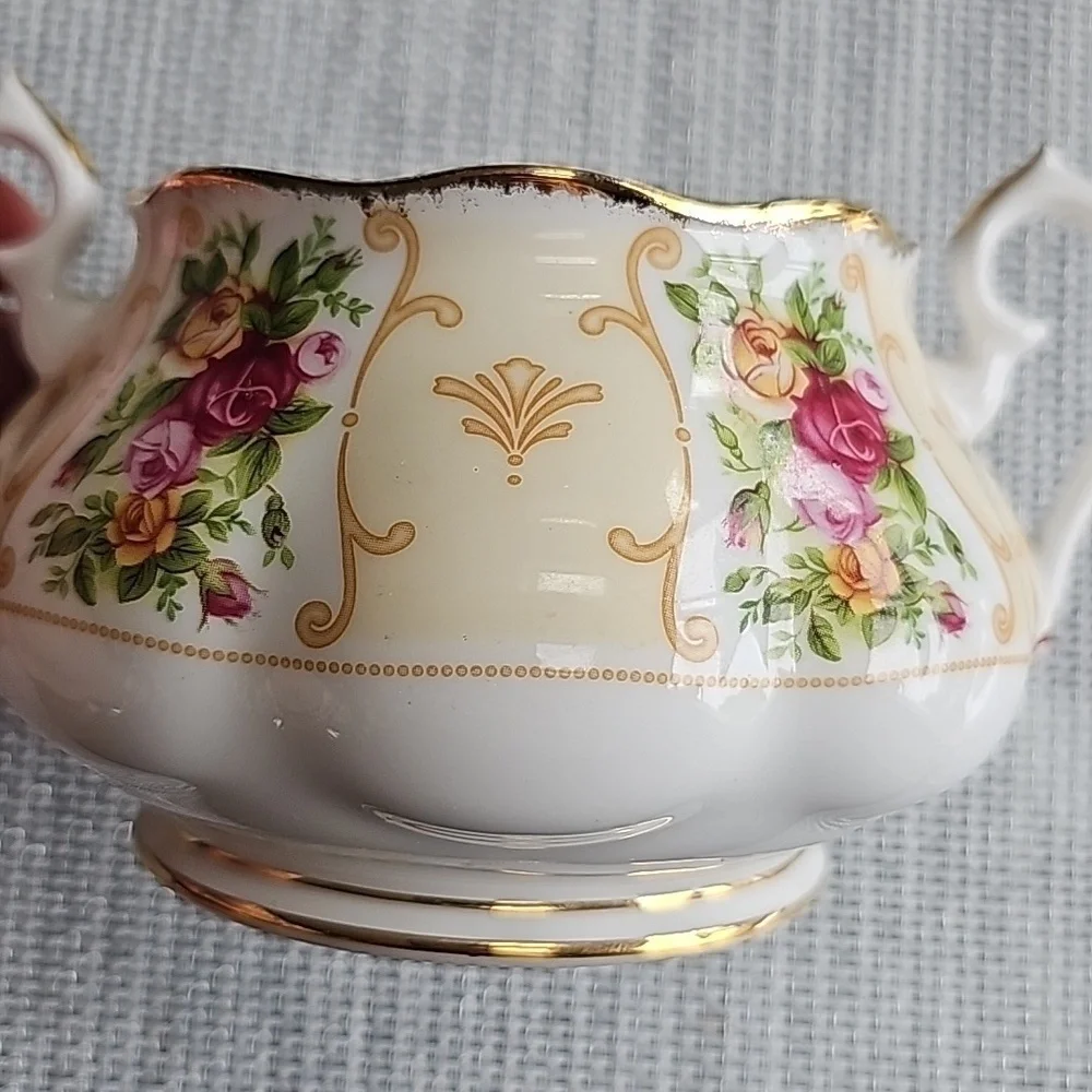 Royal Albert Old Country Roses Tea Sugar Caddy - Missing Lid